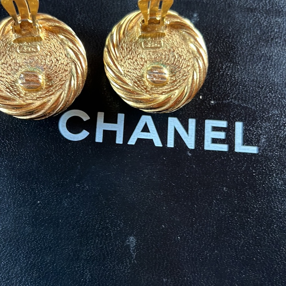 Vintage Chanel Clips(Authentic) - Picture 2 of 9